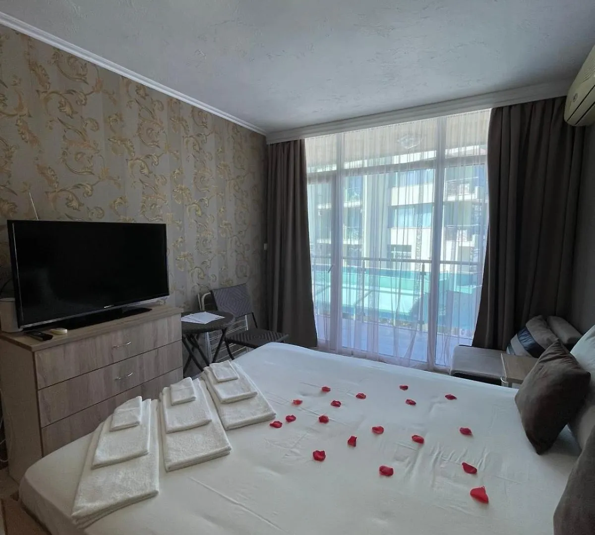 Apart Hotel Gallery L Sunny Beach 0*,